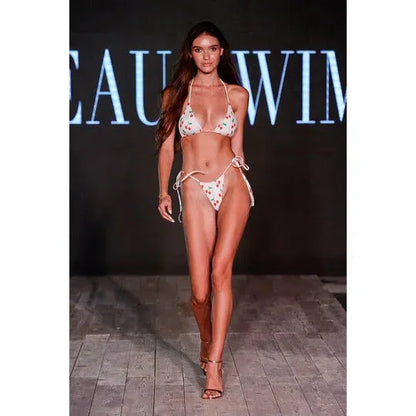 Lustmia Women’s Swimwear – Modern, Flattering Beachwear Styles
