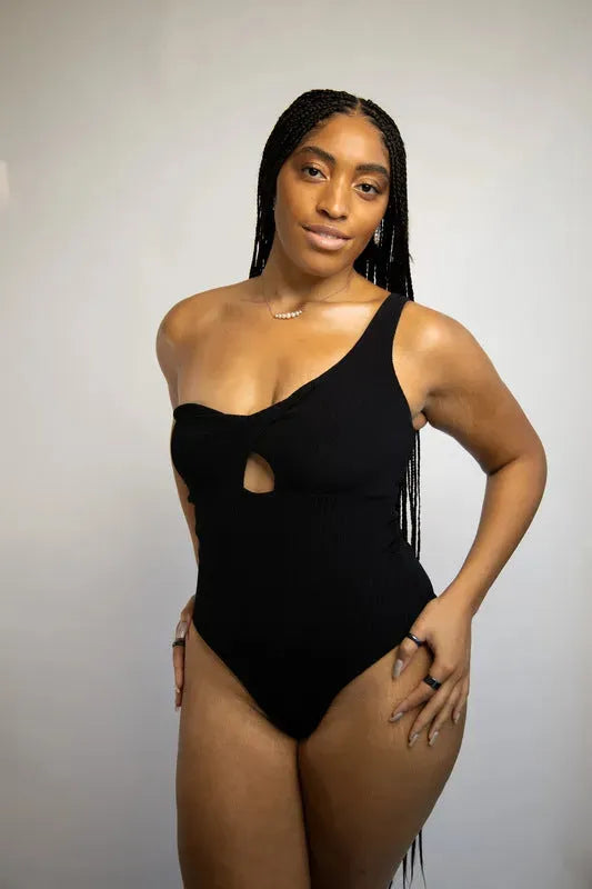 Lustmia Scarlette One Piece – premium fashion piece from Lustmia