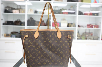 Louis Vuitton Neverfull MM Handbag