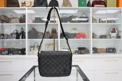 Louis Vuitton District PM Messenger Bag