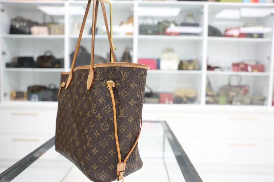 Louis Vuitton Neverfull MM Handbag