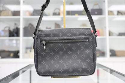 Louis Vuitton District PM Messenger Bag